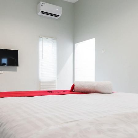 Reddoorz Plus Near Rs Usu Medan 2 Zewnętrze zdjęcie