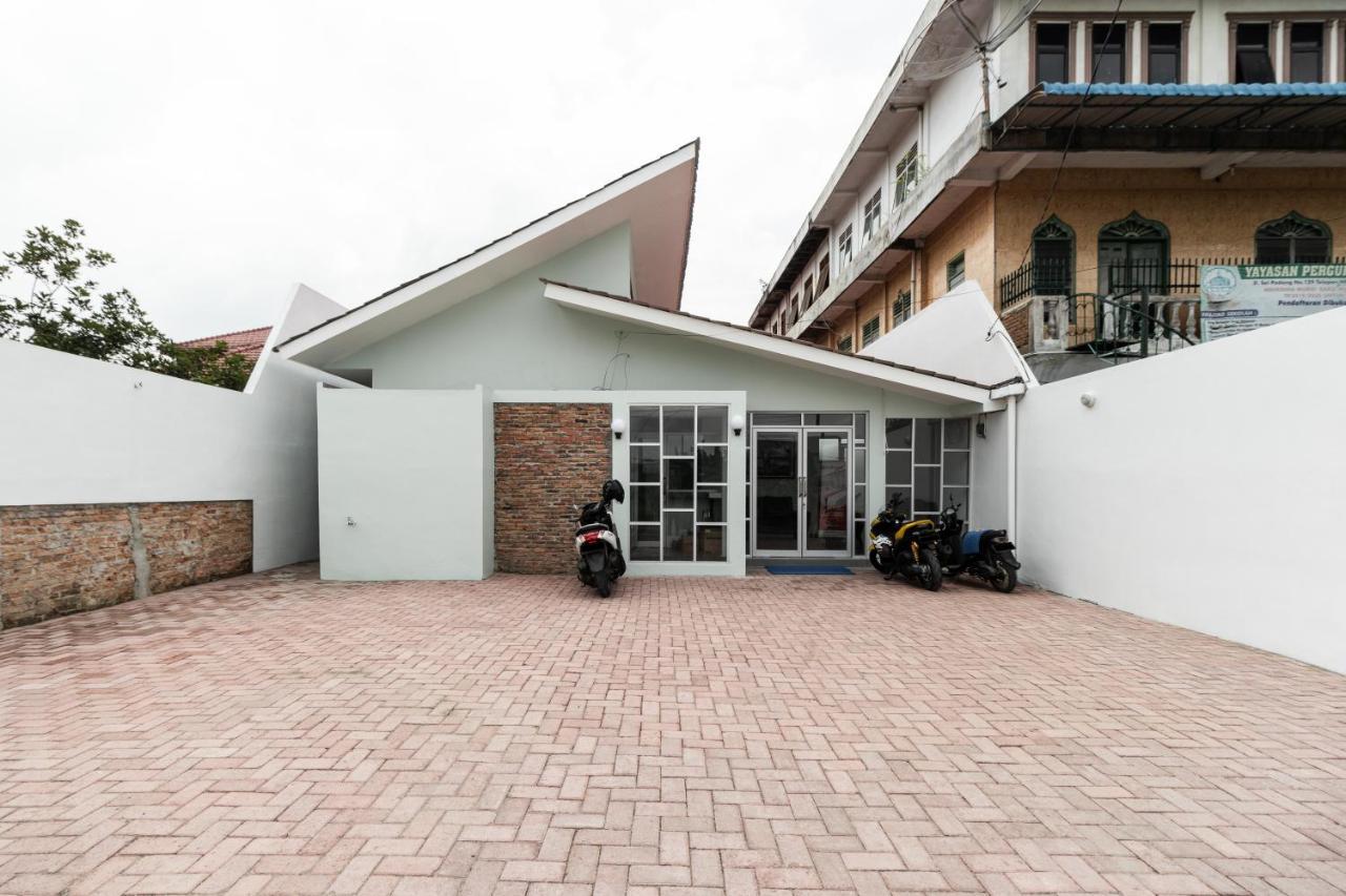Reddoorz Plus Near Rs Usu Medan 2 Zewnętrze zdjęcie