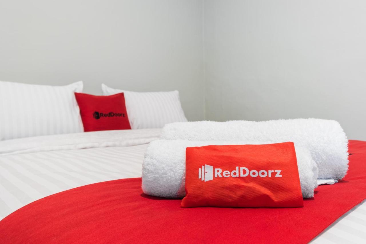 Reddoorz Plus Near Rs Usu Medan 2 Zewnętrze zdjęcie
