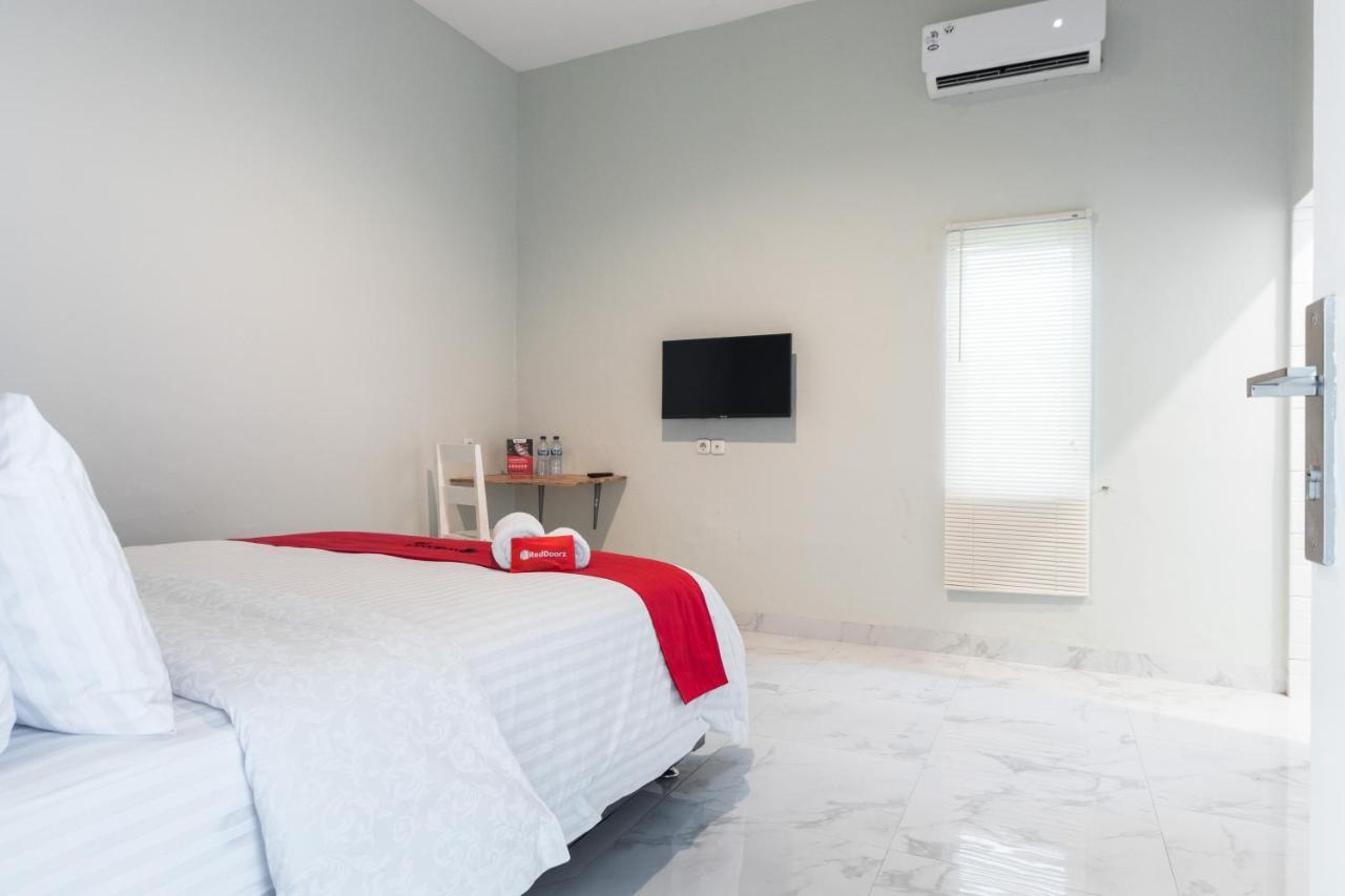 Reddoorz Plus Near Rs Usu Medan 2 Zewnętrze zdjęcie
