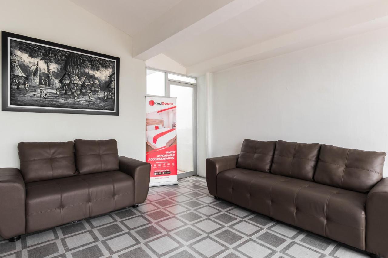 Reddoorz Plus Near Rs Usu Medan 2 Zewnętrze zdjęcie