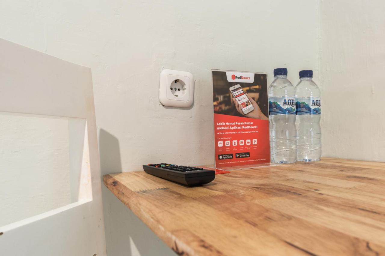 Reddoorz Plus Near Rs Usu Medan 2 Zewnętrze zdjęcie