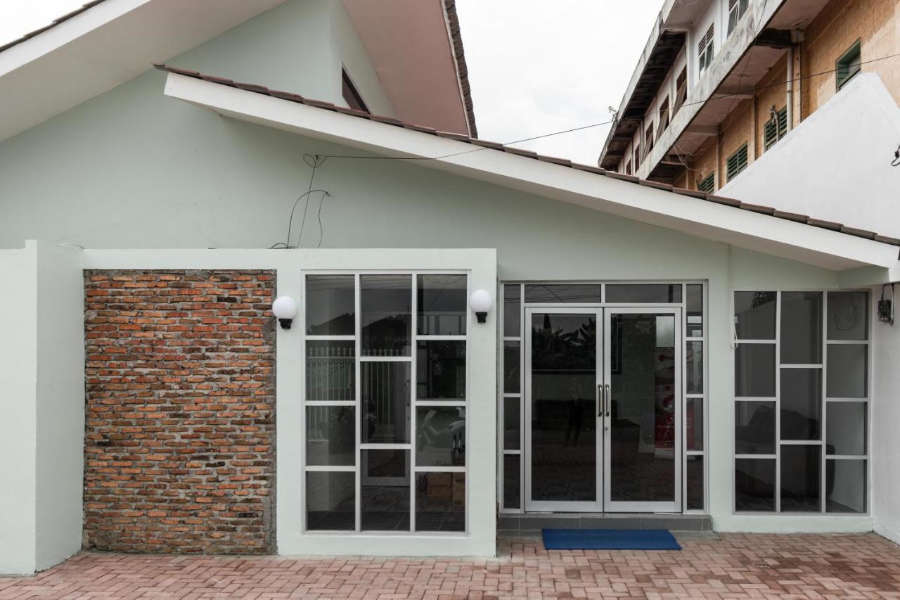 Reddoorz Plus Near Rs Usu Medan 2 Zewnętrze zdjęcie