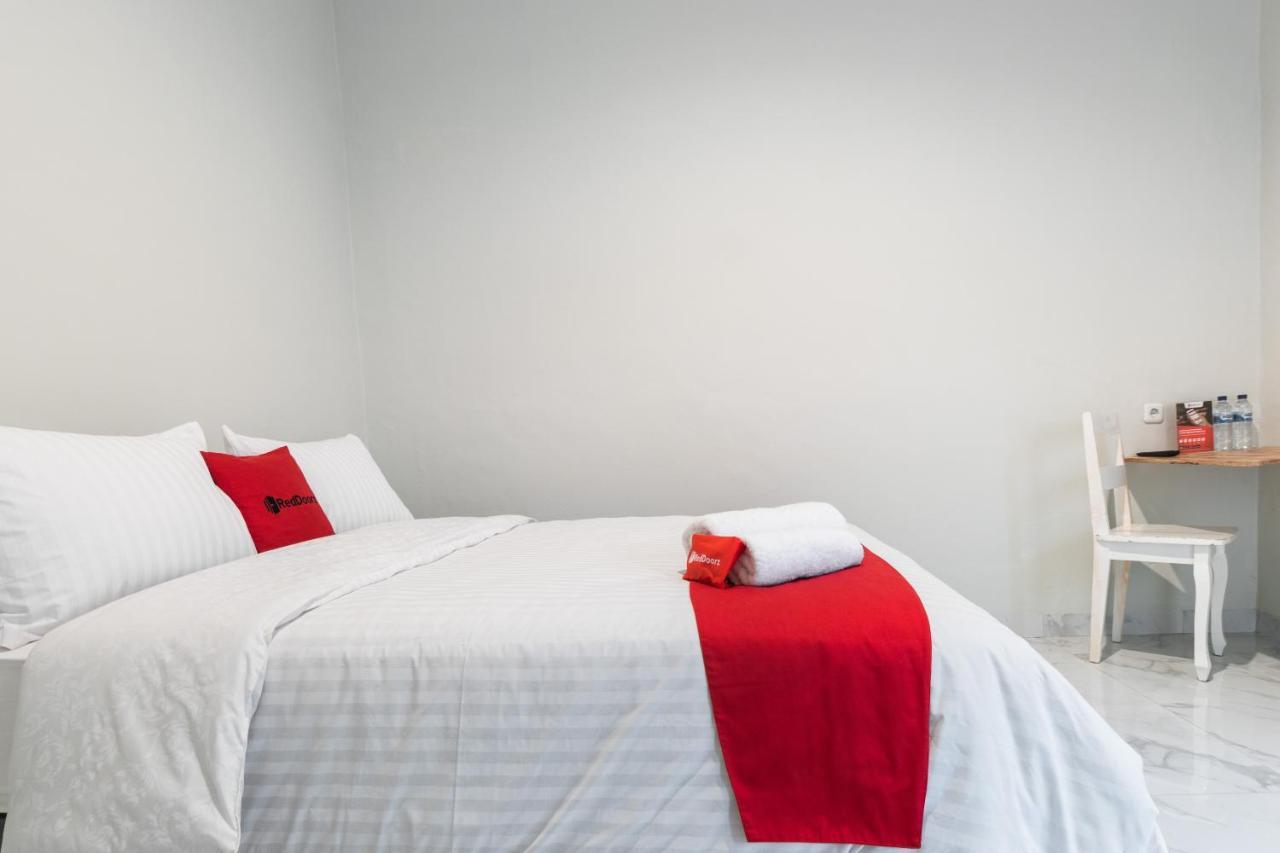 Reddoorz Plus Near Rs Usu Medan 2 Zewnętrze zdjęcie